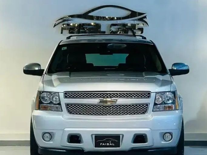 Used Chevrolet Tahoe III (GMT900), 5.3 l, 2010 in Saudi Arabia, Riyadh by Faisal Showroom معرض فيصل للسيارات, Silver color.  | AUTO.AE | Listing #263802