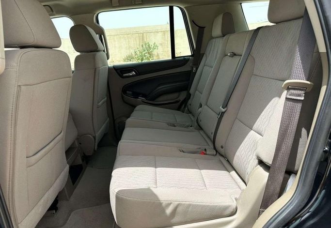 مستعملة Chevrolet Tahoe رابعاً، 5.3 لتر، 2020 في المملكة العربية السعودية، الرياض من Al Shukh شركة معرض الشيوخ للسيارات، اللون أسود.  | AUTO.AE | إعلان #296198 — صورة 10 من 17