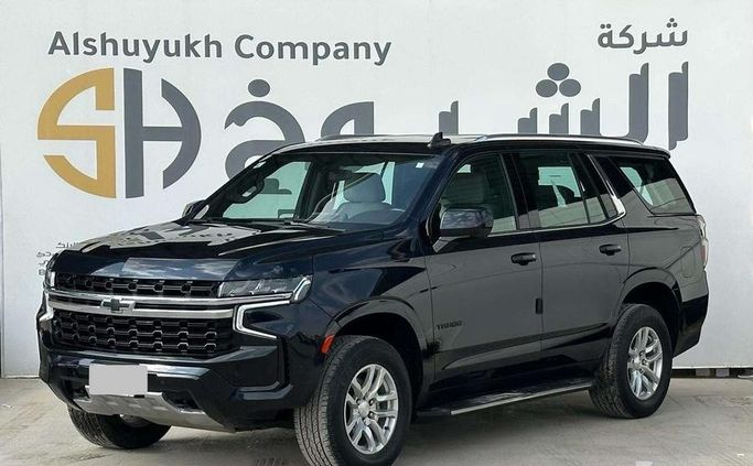 مستعملة Chevrolet Tahoe V، 5.3 لتر، 2022 في المملكة العربية السعودية، الرياض من Al Shukh شركة معرض الشيوخ للسيارات، اللون أزرق.  | AUTO.AE | إعلان #296241 — صورة 4 من 17