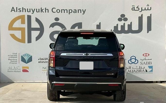 مستعملة Chevrolet Tahoe V، 5.3 لتر، 2022 في المملكة العربية السعودية، الرياض من Al Shukh شركة معرض الشيوخ للسيارات، اللون أزرق.  | AUTO.AE | إعلان #296241 — صورة 5 من 17