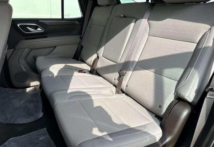 مستعملة Chevrolet Tahoe V، 5.3 لتر، 2022 في المملكة العربية السعودية، الرياض من Al Shukh شركة معرض الشيوخ للسيارات، اللون أزرق.  | AUTO.AE | إعلان #296241 — صورة 8 من 17