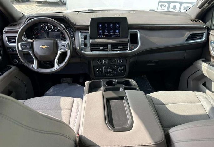 مستعملة Chevrolet Tahoe V، 5.3 لتر، 2022 في المملكة العربية السعودية، الرياض من Al Shukh شركة معرض الشيوخ للسيارات، اللون أزرق.  | AUTO.AE | إعلان #296241 — صورة 9 من 17
