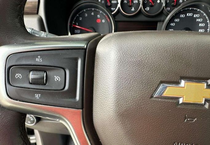 مستعملة Chevrolet Tahoe V، 5.3 لتر، 2022 في المملكة العربية السعودية، الرياض من Al Shukh شركة معرض الشيوخ للسيارات، اللون أزرق.  | AUTO.AE | إعلان #296241 — صورة 12 من 17