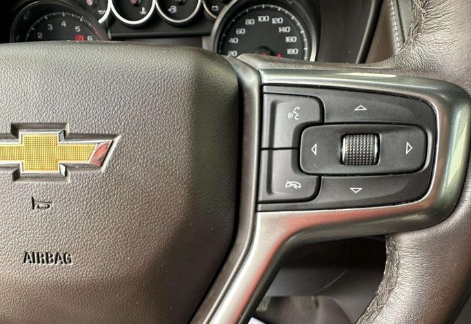 مستعملة Chevrolet Tahoe V، 5.3 لتر، 2022 في المملكة العربية السعودية، الرياض من Al Shukh شركة معرض الشيوخ للسيارات، اللون أزرق.  | AUTO.AE | إعلان #296241 — صورة 16 من 17