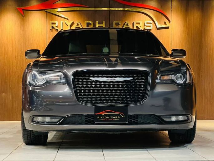 Used Chrysler 300C II Facelift, 3.6 l, 2021 in Saudi Arabia, Riyadh by Riyadh Cars معرض الرياض للسيارات, Grey color. GCC Specs | AUTO.AE | Listing #258591