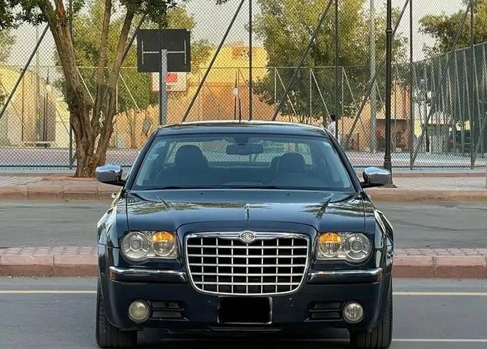 Подержанный Chrysler 300C I, 2.7 л, 2008 в Саудовская Аравия, Эр-Рияд от Sumou Al Markabat معرض سمو المركبات Черный цвет.  | AUTO.AE | Объявление #259577