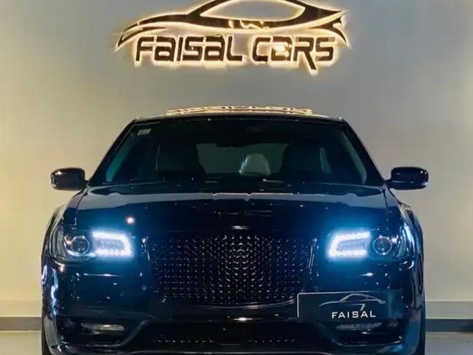 Used Chrysler 300C II Facelift, 3.6 l, 2018 in Saudi Arabia, Riyadh by Faisal Showroom معرض فيصل للسيارات, Black color.  | AUTO.AE | Listing #263761