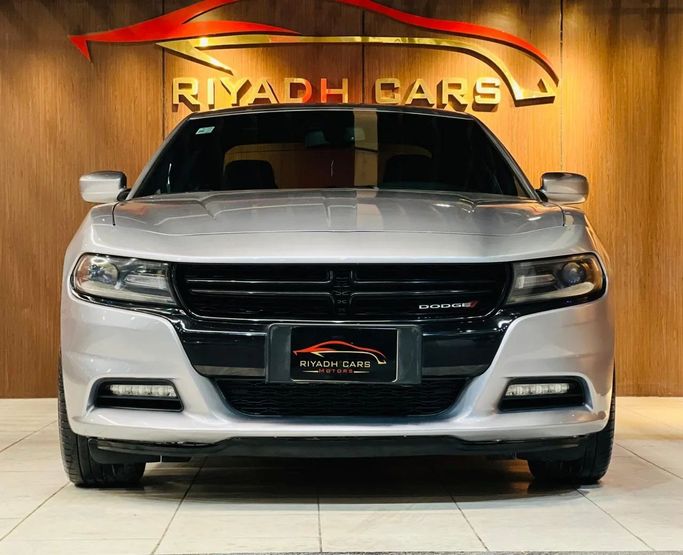 Подержанный Dodge Charger SXT VII (LD) Рестайлинг, 3.6 л, 2018 в Саудовская Аравия, Эр-Рияд от Riyadh Cars معرض الرياض للسيارات Серебристый цвет. GCC | AUTO.AE | Объявление #258793