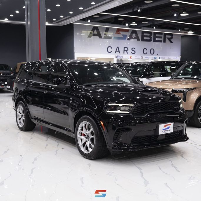 Подержанный Dodge Durango III Рестайлинг 2, 6.2 л, 2023 в Саудовская Аравия, Эр-Рияд от Al Saber Cars شركة السبر للسيارات Черный цвет.  | AUTO.AE | Объявление #249020