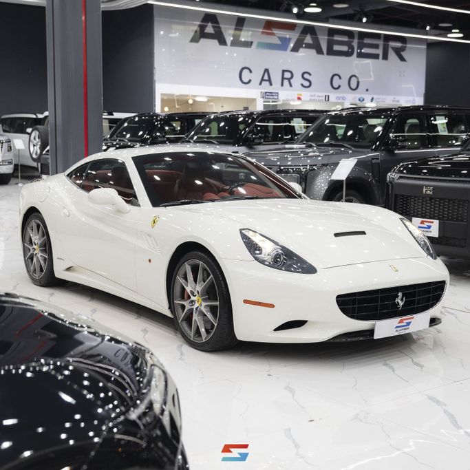 Подержанный Ferrari California I, 4.3 л, 2009 в Саудовская Аравия, Эр-Рияд от Al Saber Cars شركة السبر للسيارات Белый цвет.  | AUTO.AE | Объявление #252149