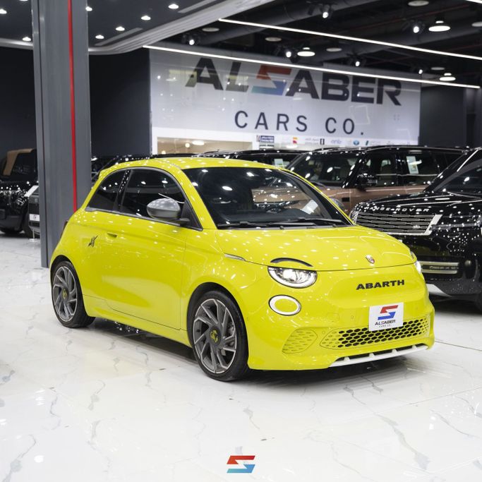مستعملة Fiat 500 ثالثاً, 2025 في في المملكة العربية السعودية, الرياض من Al Saber Cars شركة السبر للسيارات، اللون أصفر.  | AUTO.AE | إعلان #250984