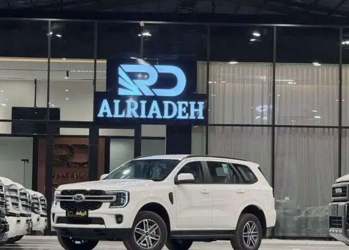 جديدة Ford Everest ثالثاً, 2.3 l, 2025 في في المملكة العربية السعودية, الرياض من Al Riyada Al Duwalya شركة الريادة الدولي للسيارات، اللون أبيض.  | AUTO.AE | إعلان #261709