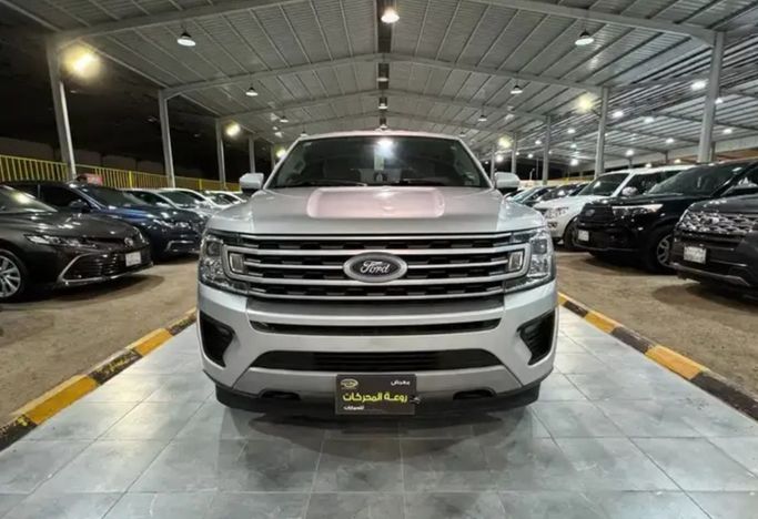 Подержанный Ford Expedition IV, 3.5 л, 2019 в Саудовская Аравия, Эр-Рияд от Rawat Motors شركة معرض روعة المحركات للسيارات Серебристый цвет.  | AUTO.AE | Объявление #263819