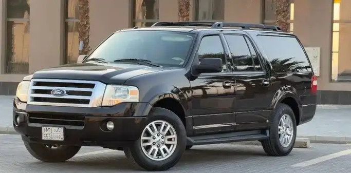 مستعملة ⁦Ford Expedition ثالثاً، 5.4 l، 2013⁩ في في المملكة العربية السعودية, الرياض من شركة رمال الأندلس للسيارات، اللون أسود.  | AUTO.AE | إعلان #288987