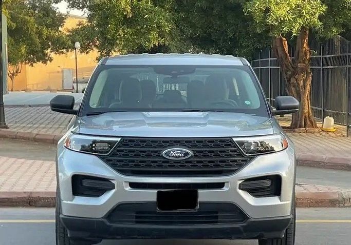 Подержанный Ford Explorer VI, 2.3 л, 2020 в Саудовская Аравия, Эр-Рияд от Sumou Al Markabat معرض سمو المركبات Серебристый цвет.  | AUTO.AE | Объявление #259591