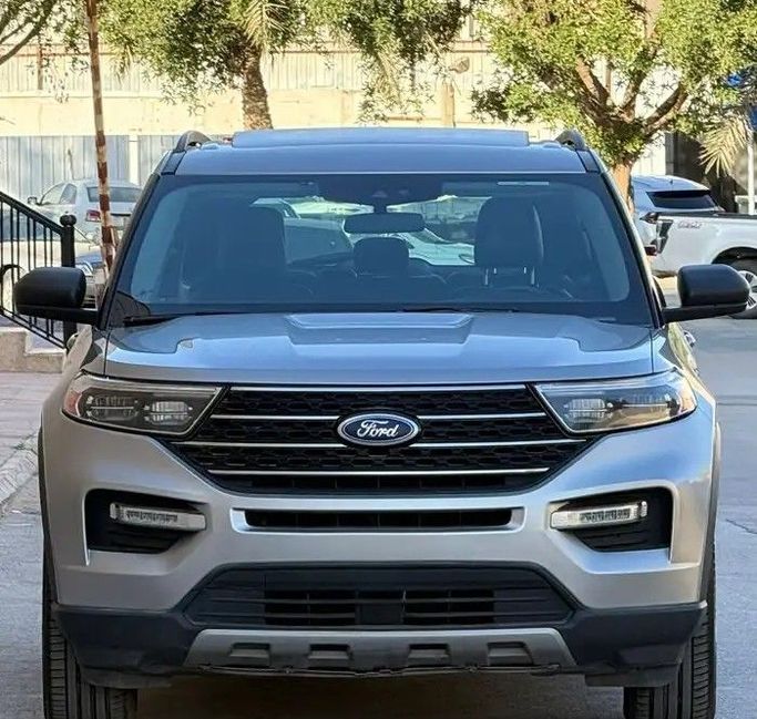 Подержанный Ford Explorer VI, 2.3 л, 2020 в Саудовская Аравия, Эр-Рияд от Sumou Al Markabat معرض سمو المركبات Серебристый цвет.  | AUTO.AE | Объявление #259592