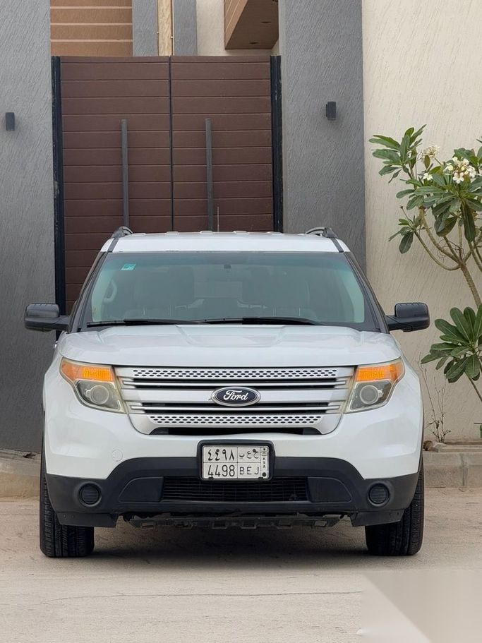 Подержанный Ford Explorer V, 3.5 л, 2014 в Саудовская Аравия, Эр-Рияд от Mawj Al Shifa معرض موج الشفا للسيارات Белый цвет.  | AUTO.AE | Объявление #263846