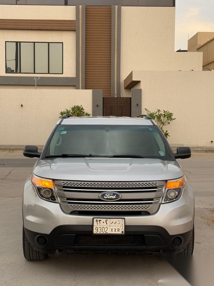 Подержанный Ford Explorer V, 3.5 л, 2014 в Саудовская Аравия, Эр-Рияд от Mawj Al Shifa معرض موج الشفا للسيارات Серебристый цвет.  | AUTO.AE | Объявление #263847
