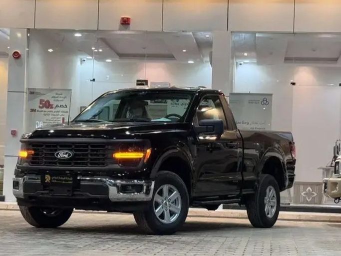 جديدة Ford F-150 عملية فيس ليفت XIV, 5.0 l, 2025 في في المملكة العربية السعودية, الرياض من Al Riyada Al Duwalya شركة الريادة الدولي للسيارات، اللون أسود.  | AUTO.AE | إعلان #262807