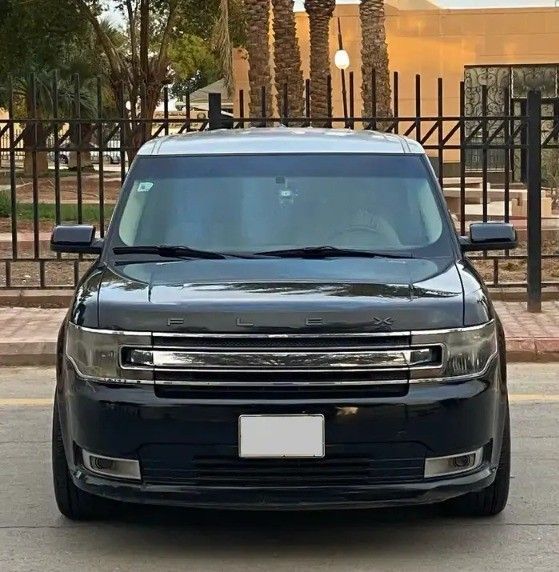 مستعملة Ford Flex أنا فيس ليفت, 3.5 l, 2015 في في المملكة العربية السعودية, الرياض من Bayraq Al Ibda’a Cars معرض بيرق الابداع، اللون أسود.  | AUTO.AE | إعلان #261484