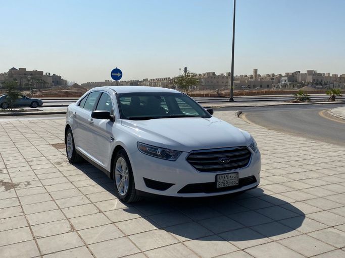 مستعملة Ford Taurus فيس ليفت السادس, 3.5 l, 2018 في في المملكة العربية السعودية, الرياض من Dar Car دار كار، اللون أبيض.  | AUTO.AE | إعلان #248736