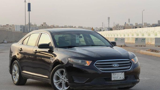 مستعملة Ford Taurus فيس ليفت السادس, 2.0 l, 2014 في في المملكة العربية السعودية, الرياض من شركة رمال الأندلس للسيارات، اللون أسود. مواصفات الخليج | AUTO.AE | إعلان #253547