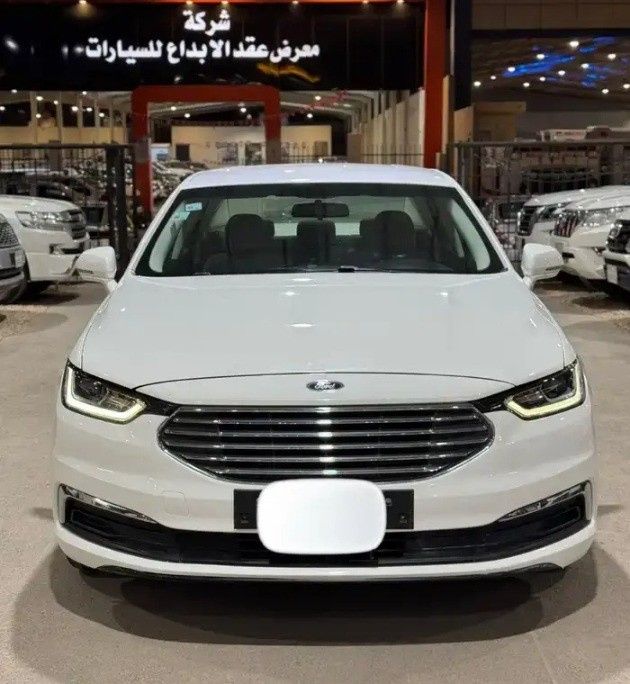 Подержанный Ford Taurus VII (CD4), 2.0 л, 2021 в Саудовская Аравия, Эр-Рияд от معرض امتياز الشفا للسيارات Белый цвет.  | AUTO.AE | Объявление #264245