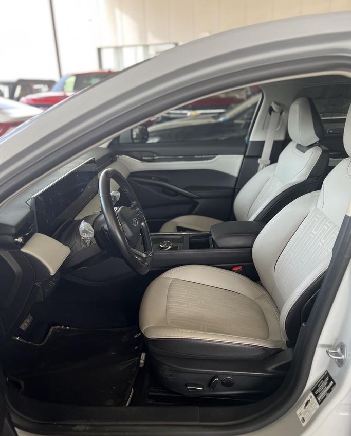 مستعملة Ford Taurus الثامن، 2.0 لتر، 2025 في المملكة العربية السعودية، الرياض من Fakhamat Najd معرض فخامة نجد للسيارات، اللون أبيض. مواصفات الخليج | AUTO.AE | إعلان #294580 — صورة 11 من 15