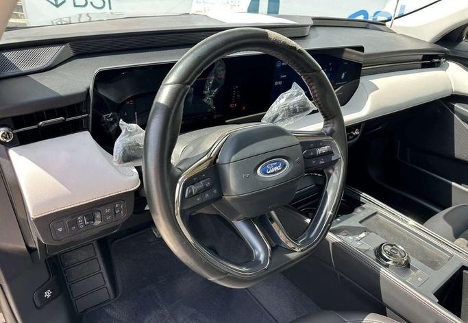 مستعملة Ford Taurus الثامن، 2.0 لتر، 2023 في المملكة العربية السعودية، الرياض من Al Shukh شركة معرض الشيوخ للسيارات، اللون أسود.  | AUTO.AE | إعلان #296196 — صورة 7 من 15