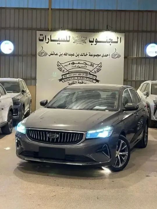 مستعملة Geely Emgrand ثانياً, 1.5 l, 2024 في في المملكة العربية السعودية, الرياض من Al Janoub Cars معرض الجنوب الحديث للسيارات، اللون رمادي. مواصفات الخليج | AUTO.AE | إعلان #258226
