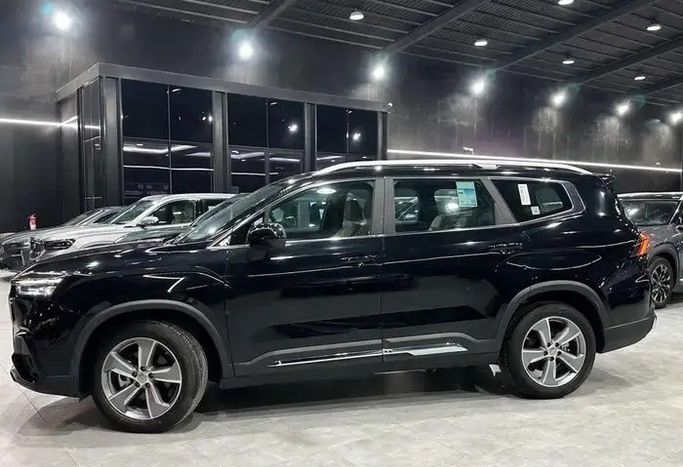 Новый ⁦Geely Okavango I Рестайлинг, 2.0 л, 2024⁩ в Саудовская Аравия, Эр-Рияд от Alternative Choice شركة الخيار البديل للسيارات Черный цвет. Other | AUTO.AE | Объявление #293203