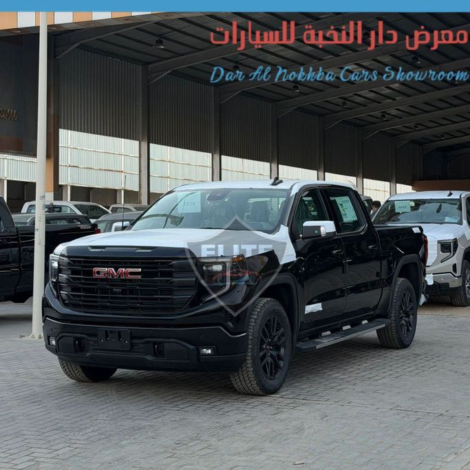 جديدة GMC Sierra فيس ليفت IV, 5.3 l, 2026 في في المملكة العربية السعودية, الرياض من Dar Al Nukhbah Cars معرض دار النخبة للسيارات 2، اللون أسود. مواصفات الخليج | AUTO.AE | إعلان #256620