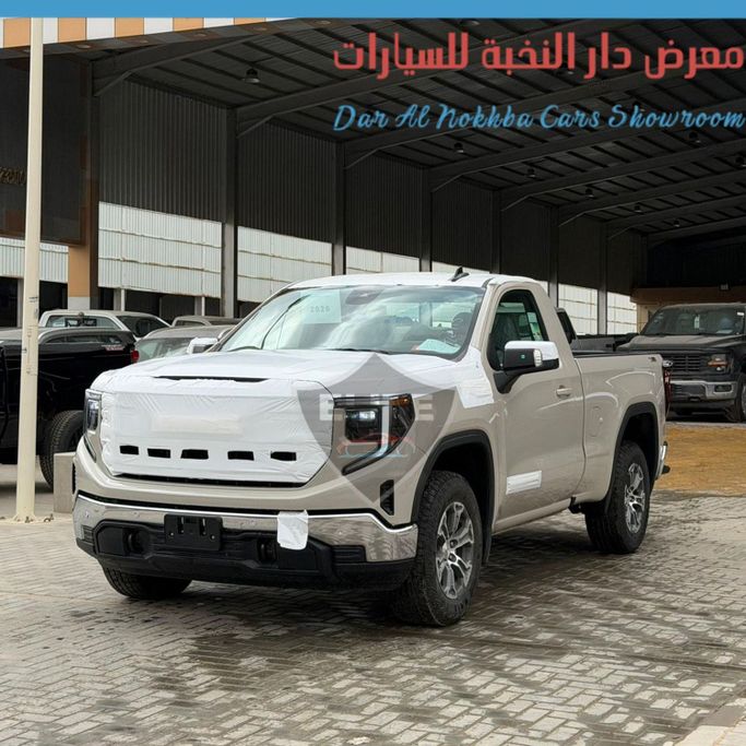 جديدة GMC Sierra فيس ليفت IV, 5.3 l, 2026 في في المملكة العربية السعودية, الرياض من Dar Al Nukhbah Cars معرض دار النخبة للسيارات 2، اللون بيج. مواصفات الخليج | AUTO.AE | إعلان #256629