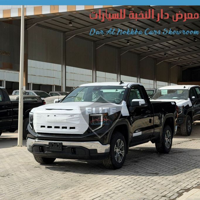 جديدة GMC Sierra فيس ليفت IV, 5.3 l, 2026 في في المملكة العربية السعودية, الرياض من Dar Al Nukhbah Cars معرض دار النخبة للسيارات 2، اللون أسود. مواصفات الخليج | AUTO.AE | إعلان #256631