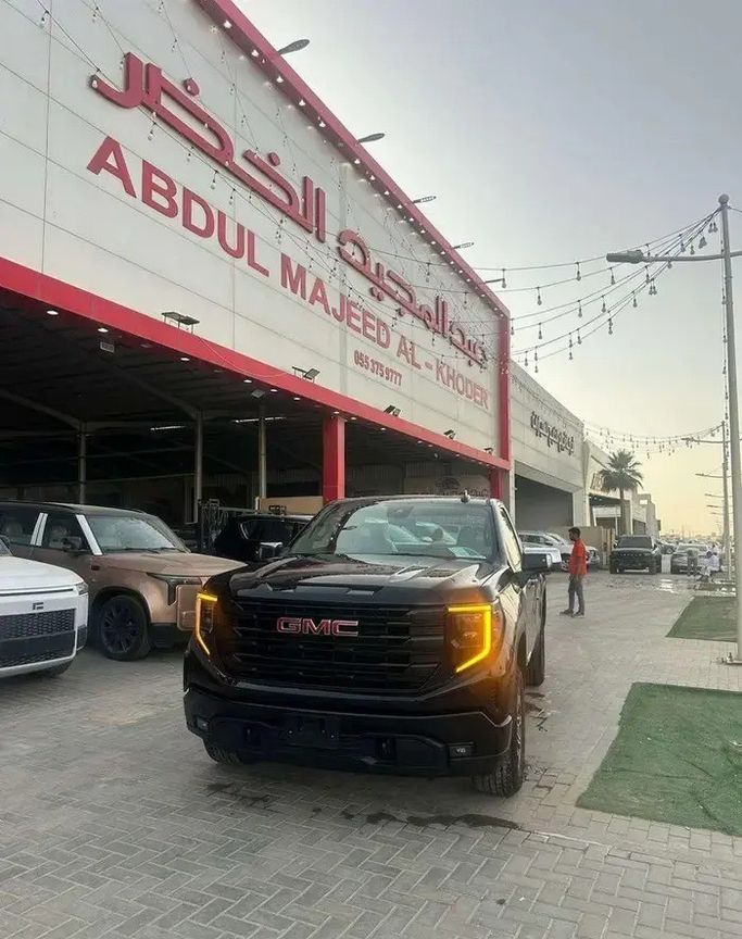 New ⁦GMC Sierra IV Facelift (T1XX), 5.3 l, 2026⁩ in Saudi Arabia, Riyadh by Al Khedr Cars الخضر للسيارات, Black color.  | AUTO.AE | Listing #289151