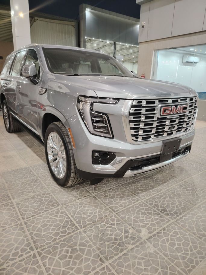 Новый GMC Yukon V (T1XX) Рестайлинг, 6.2 л, 2025 в Саудовская Аравия, Эр-Рияд от Al Astool Al Khaleeji شركة الأسطول الخليجي للسيارات Серебристый цвет.  | AUTO.AE | Объявление #249186