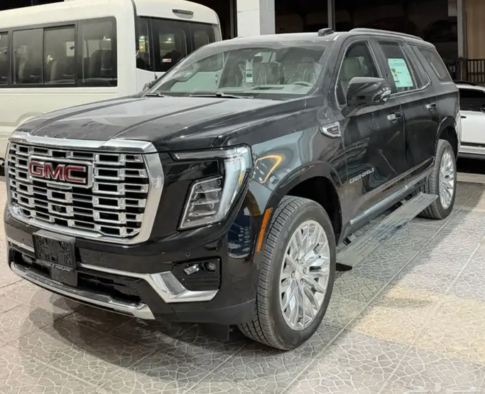 Новый GMC Yukon V (T1XX) Рестайлинг, 6.2 л, 2025 в Саудовская Аравия, Эр-Рияд от Al Astool Al Khaleeji شركة الأسطول الخليجي للسيارات Черный цвет.  | AUTO.AE | Объявление #249189