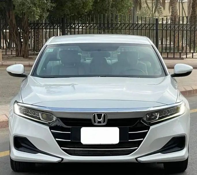 مستعملة Honda Accord فيس ليفت X, 2.0 l, 2021 في في المملكة العربية السعودية, الرياض من Ramz Al Riyadh شركة رمز الرياض، اللون أبيض. مواصفات الخليج | AUTO.AE | إعلان #258205
