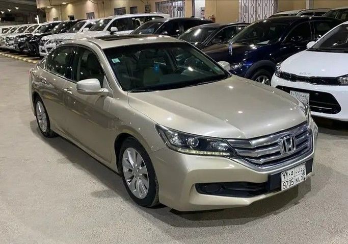 Подержанный Honda Accord VIII Рестайлинг, 2.0 л, 2015 в Саудовская Аравия, Эр-Рияд от Fal Al Khair فال الخير Серебристый цвет. Other | AUTO.AE | Объявление #258287