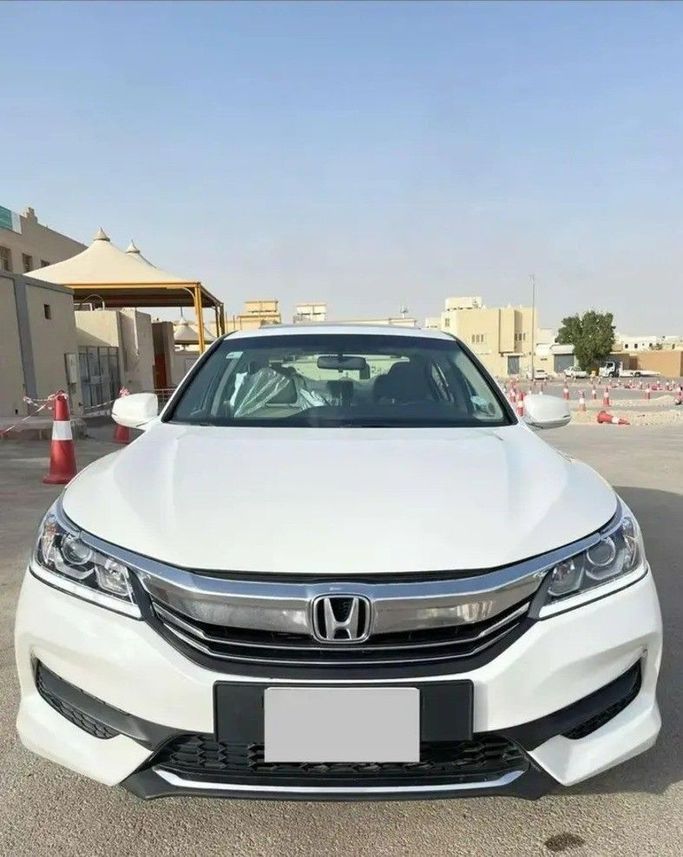 Подержанный Honda Accord IX, 2.4 л, 2017 в Саудовская Аравия, Эр-Рияд от معرض اضواء شبرا للسيارات Белый цвет. GCC | AUTO.AE | Объявление #258544