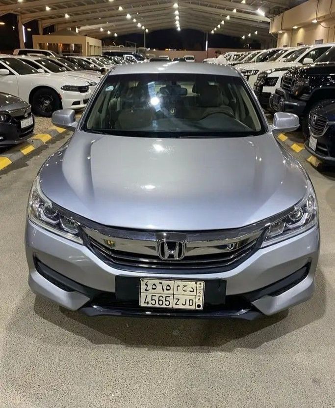 مستعملة Honda Accord فيس ليفت التاسع, 2.4 l, 2017 في في المملكة العربية السعودية, الرياض من Fal Al Khair فال الخير، اللون فضي. أخرى | AUTO.AE | إعلان #260015