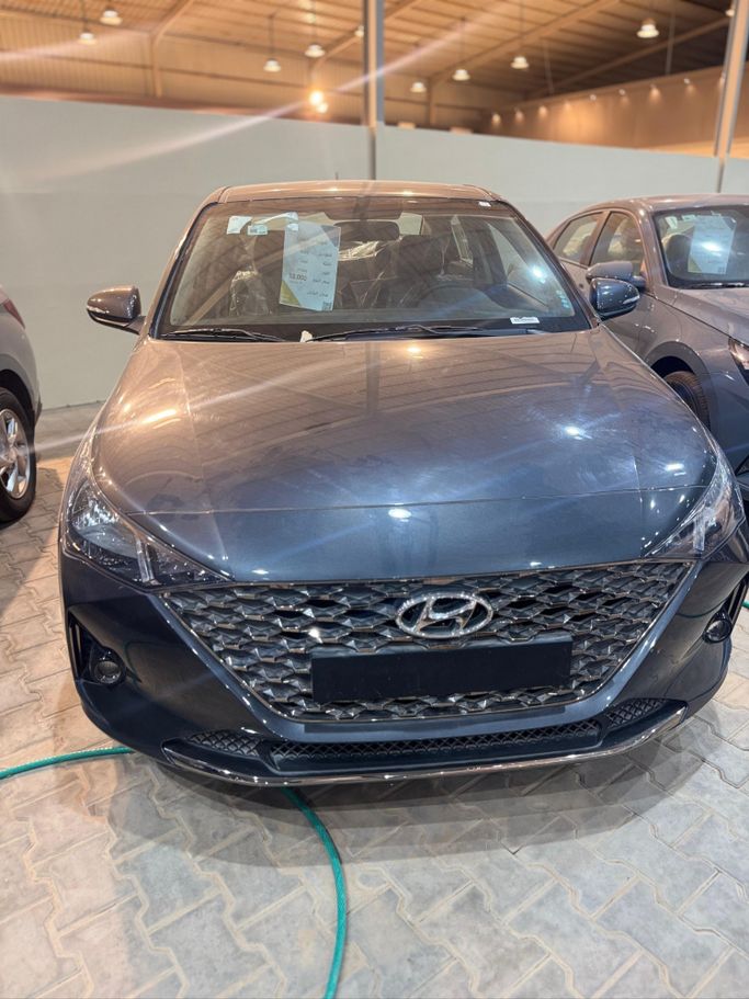 مستعملة Hyundai Accent فيس ليفت V, 1.6 l, 2022 في في المملكة العربية السعودية, الرياض من Wisam Al Watan وسام الوطن، اللون رمادي. أخرى | AUTO.AE