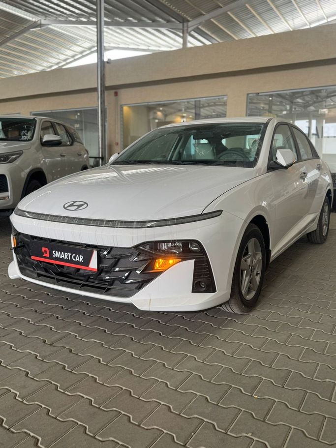 جديدة Hyundai Accent السادس (BN7), 1.5 l, 2026 في في المملكة العربية السعودية, الرياض من Smart Car شركة السيارة الذكية، اللون أبيض.  | AUTO.AE | إعلان #249025
