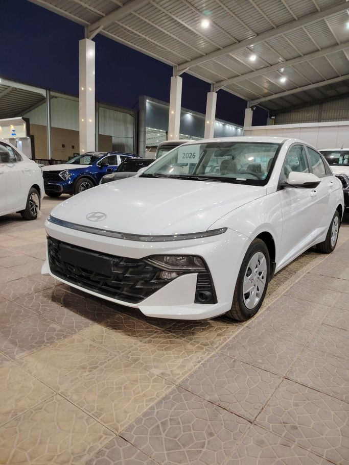 جديدة Hyundai Accent السادس (BN7), 1.5 l, 2026 في في المملكة العربية السعودية, الرياض من Al Astool Al Khaleeji شركة الأسطول الخليجي للسيارات، اللون أبيض.  | AUTO.AE | إعلان #249350