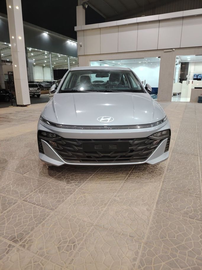 جديدة Hyundai Accent السادس (BN7), 1.5 l, 2026 في في المملكة العربية السعودية, الرياض من Al Astool Al Khaleeji شركة الأسطول الخليجي للسيارات، اللون فضي.  | AUTO.AE | إعلان #249353