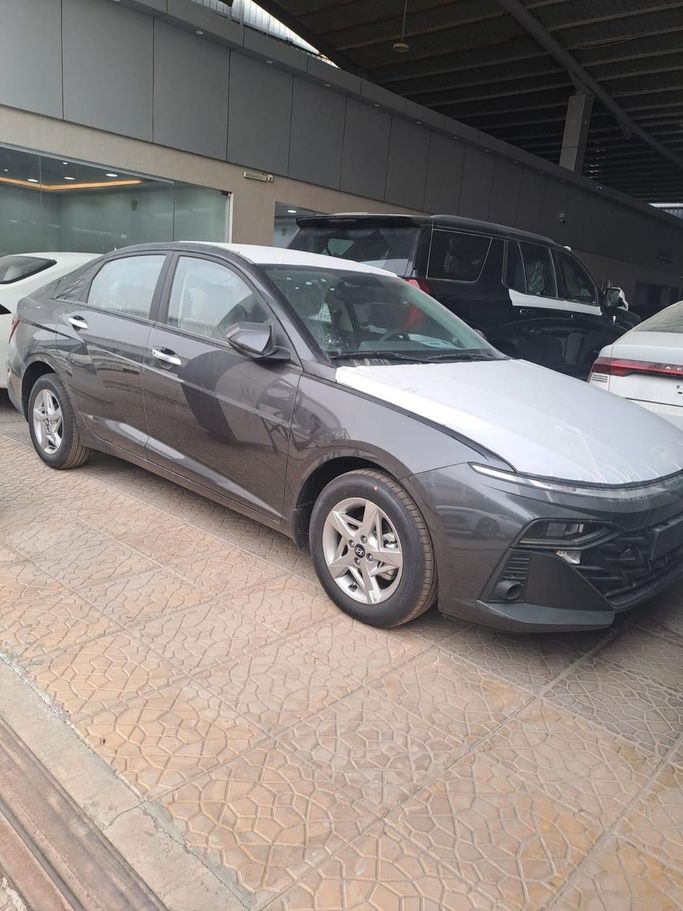 جديدة Hyundai Accent السادس (BN7), 1.5 l, 2026 في في المملكة العربية السعودية, الرياض من Al Astool Al Khaleeji شركة الأسطول الخليجي للسيارات، اللون رمادي.  | AUTO.AE | إعلان #249354