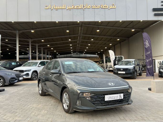 جديدة Hyundai Accent السادس (BN7), 1.5 l, 2026 في في المملكة العربية السعودية, الرياض من Al Sughayyir Cars الصغير للسيارات، اللون رمادي.  | AUTO.AE | إعلان #254877