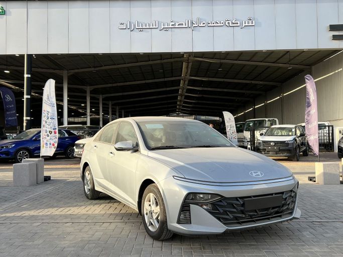 جديدة Hyundai Accent السادس (BN7), 1.5 l, 2026 في في المملكة العربية السعودية, الرياض من Al Sughayyir Cars الصغير للسيارات، اللون فضي.  | AUTO.AE | إعلان #254879
