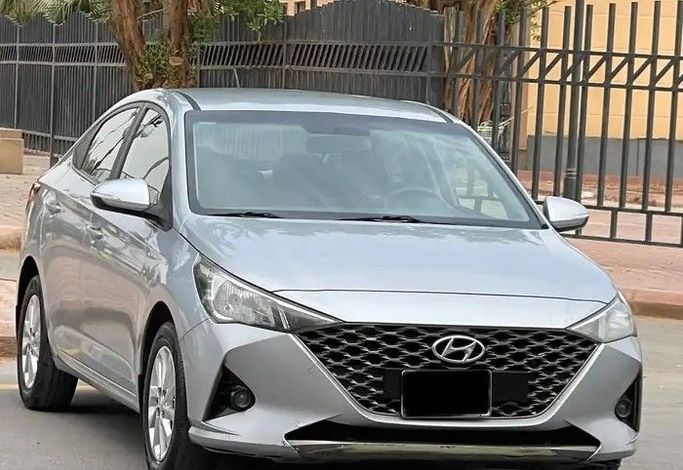 Подержанный Hyundai Accent V (HC) Рестайлинг, 1.6 л, 2023 в Саудовская Аравия, Эр-Рияд от Sumou Al Markabat معرض سمو المركبات Серебристый цвет.  | AUTO.AE | Объявление #259607