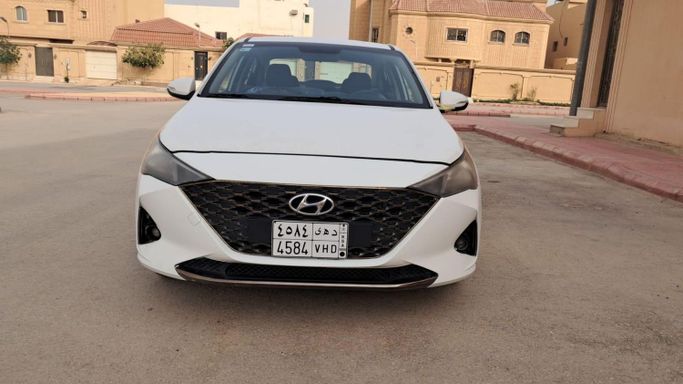 Used Hyundai Accent V Facelift, 1.6 l, 2021 in Saudi Arabia, Riyadh by Insta Car انستا كار, White color.  | AUTO.AE | Listing #261604